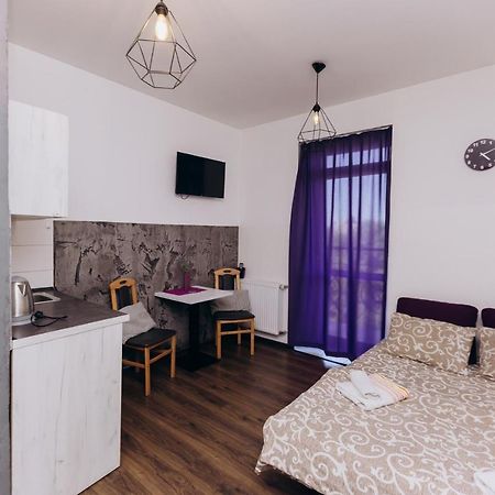 Нові Apartments Біля Жд Вокзалу อิวาโน-ฟรานกิฟสเก ภายนอก รูปภาพ