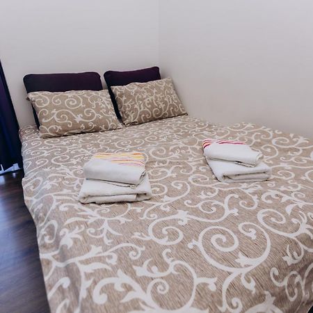 Нові Apartments Біля Жд Вокзалу อิวาโน-ฟรานกิฟสเก ภายนอก รูปภาพ