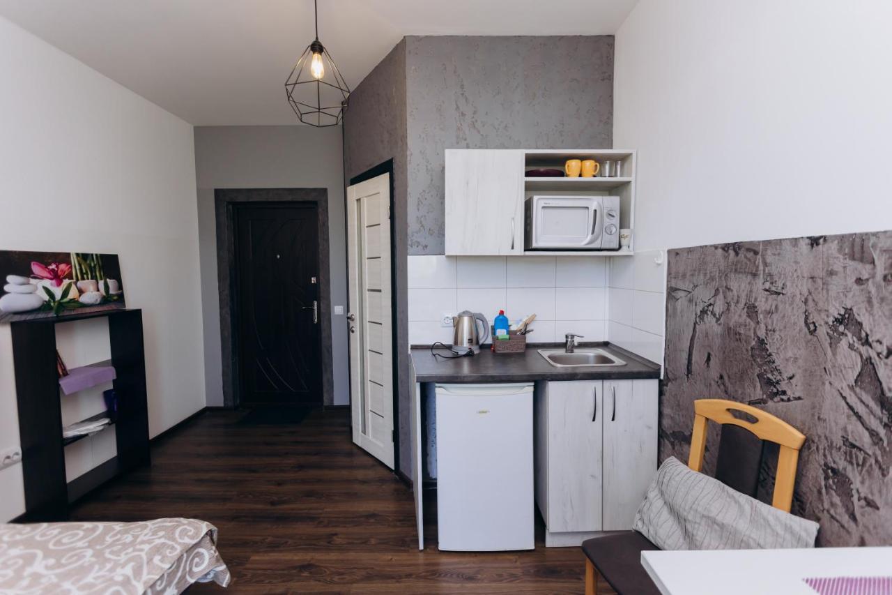 Нові Apartments Біля Жд Вокзалу อิวาโน-ฟรานกิฟสเก ภายนอก รูปภาพ
