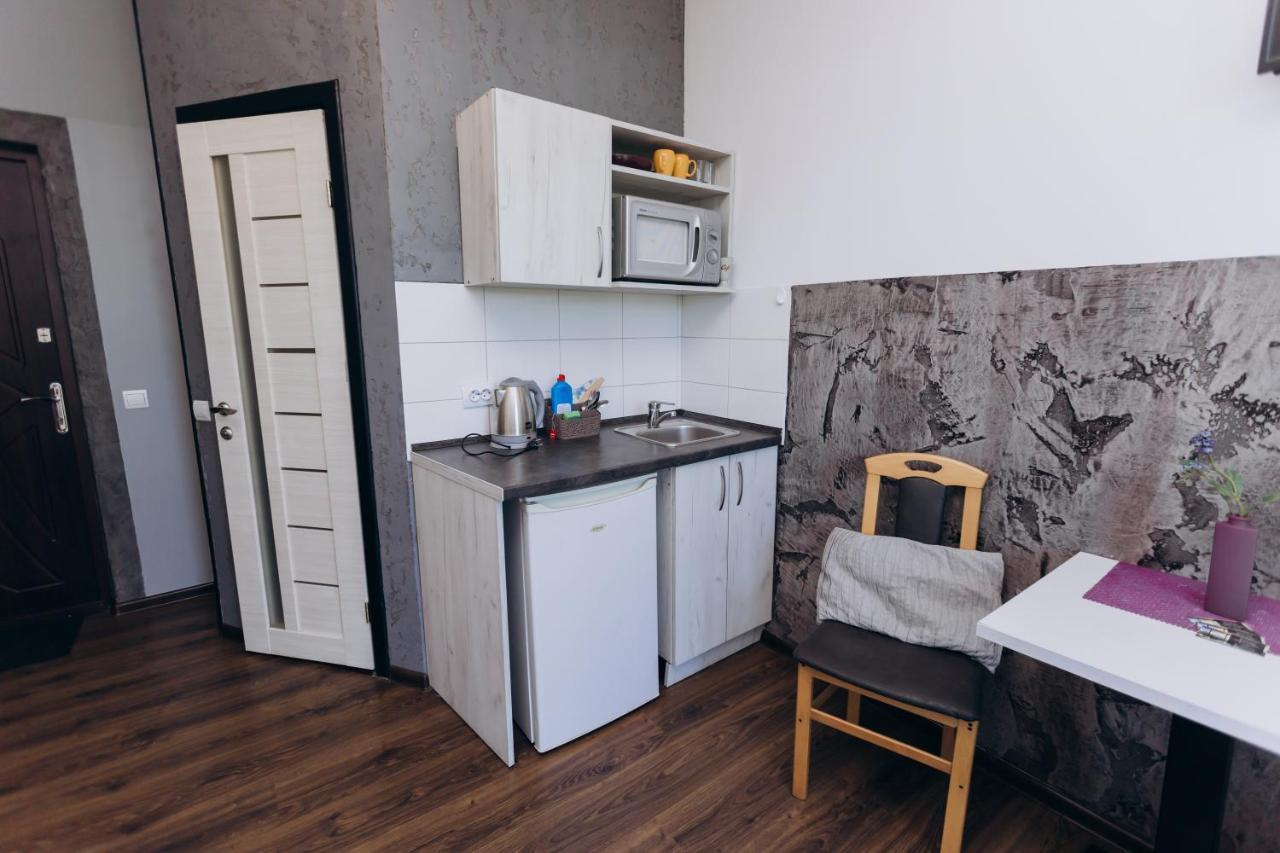 Нові Apartments Біля Жд Вокзалу อิวาโน-ฟรานกิฟสเก ภายนอก รูปภาพ
