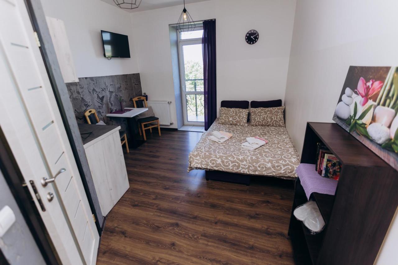 Нові Apartments Біля Жд Вокзалу อิวาโน-ฟรานกิฟสเก ภายนอก รูปภาพ