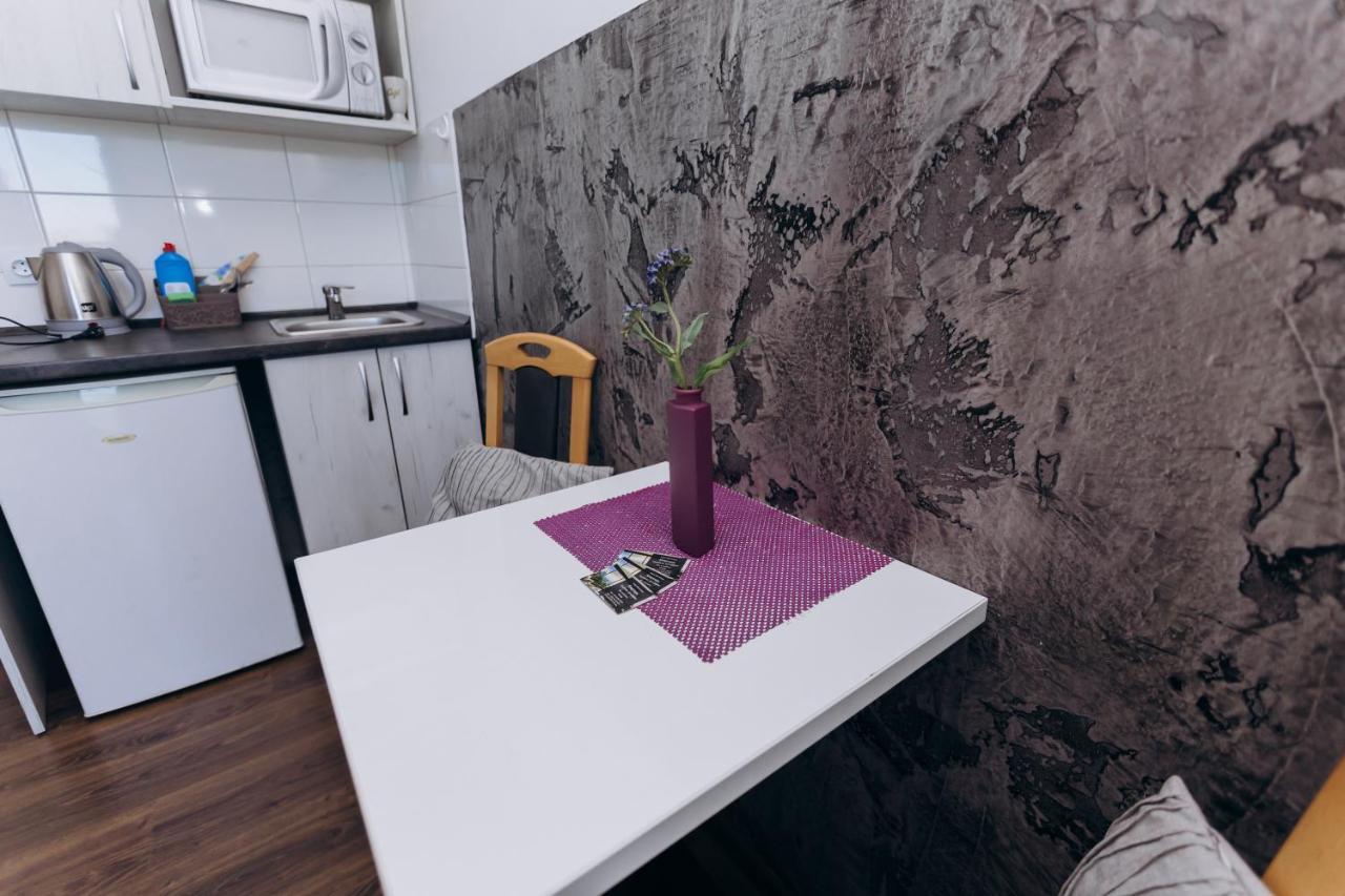 Нові Apartments Біля Жд Вокзалу อิวาโน-ฟรานกิฟสเก ภายนอก รูปภาพ