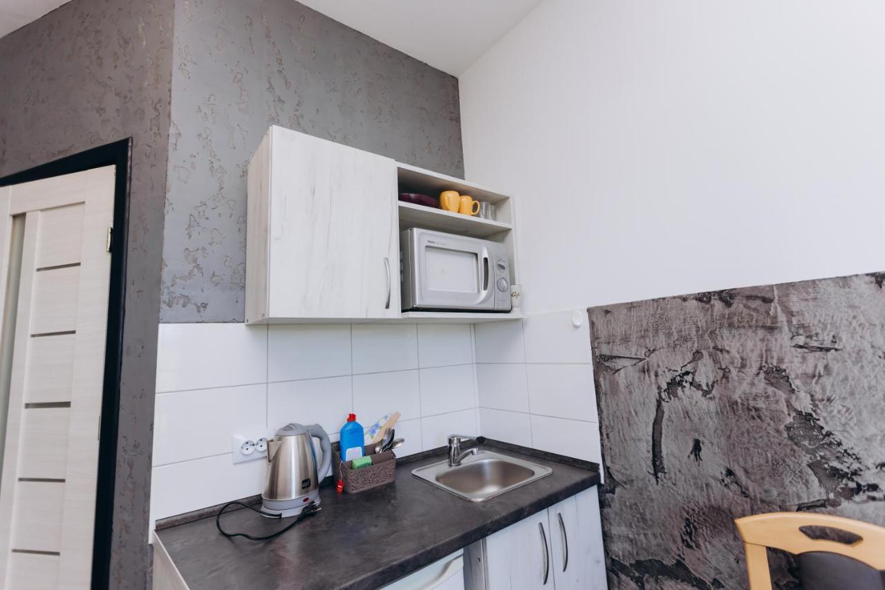 Нові Apartments Біля Жд Вокзалу อิวาโน-ฟรานกิฟสเก ภายนอก รูปภาพ